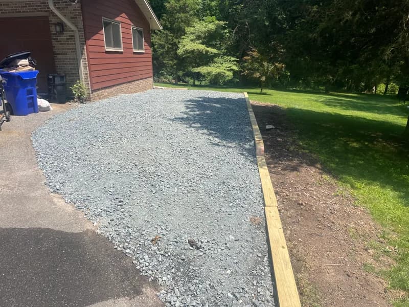 Gravel driveway installation